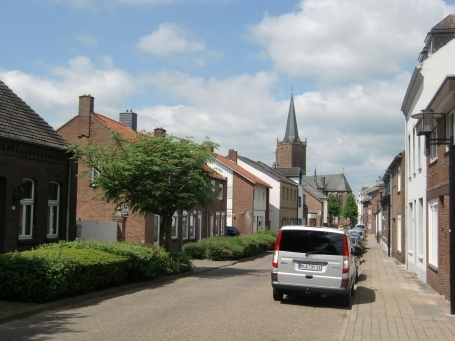 Emmerich-Niederelten : Bergstraße